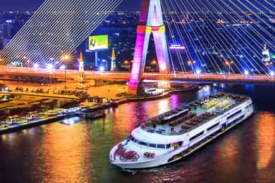 Bangkok: Cena y Espectáculos de 2 horas en el Crucero Fluvial Orquídea Blanca