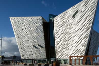 Belfast: Giant's Causeway Tour w/ Titanic Exhibit Admission