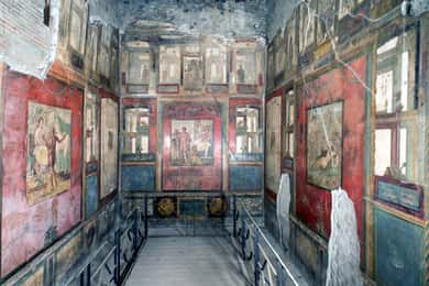 From Naples: Day Trip to Pompeii with skip the line