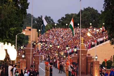 Amritsar: Beating Retreat Ceremony, Sadda Pind and Dinner