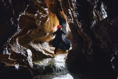 Waitomo Caves Black Abyss Ultimate Caving Experience (Expérience ultime de spéléologie dans les grottes de Waitomo)