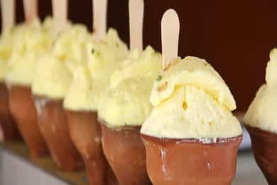 Varanasi: Night Tour with Aarti Ceremony and Street Food