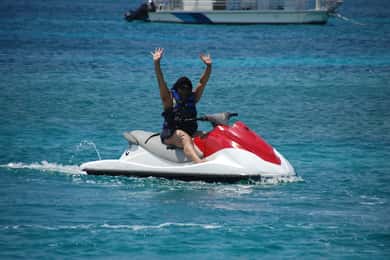 George Town: Self-guided WaveRunner Tour