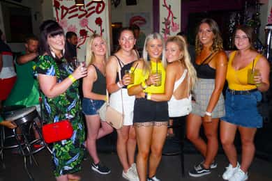 Мадрид: Pub Crawl Madrid проходит с 2005 года. Исследование баров