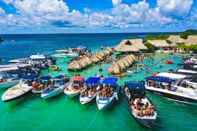 Cartagena: Rosario Islands Party to Baru & Cholon with Lunch