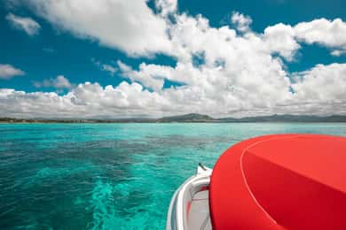 Mauritius: Dagsutflykt med motorbåt till Ile aux Cerfs & BBQ