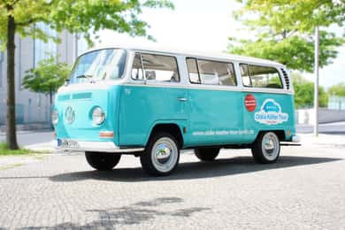 Berlin: 2-Hour Discovery Tour in a Volkswagen T2 Van