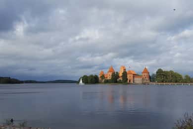 Ab Vilnius: Burg Trakai und Paneriai Memorial Tour