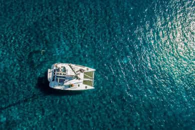 Santorini: Private Catamaran Cruise with Food & Drinks