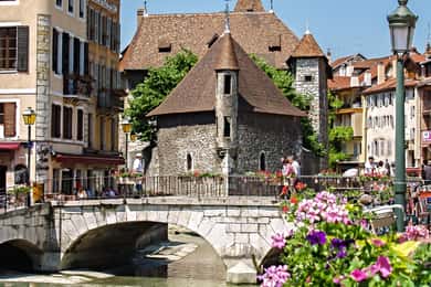 Geneva: Annecy, the Venice of the Alps and Geneva City Tour