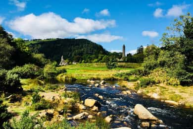 Dublin: Full-Day Wicklow Mountains Tour w/ Glendalough Visit
