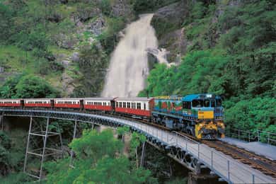 Cairns: Skyrail Cableway to Kuranda and Rail tickets