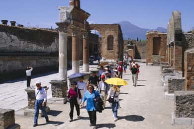 Pompeii and Herculaneum: Private Tour with Transportation