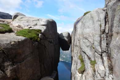 Stavanger: Guided Hike to Kjerag Kjeragbolten