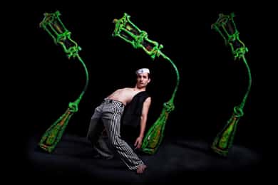 Praga: 1,5 horas de espetáculo de luz negra no Teatro Srnec
