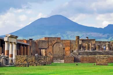 Naples: Full-Day Pompeii & Herculaneum Wine Tasting Tour