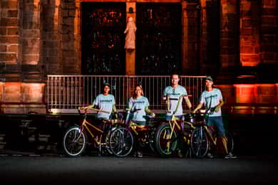Manila: Intramuros Night Bamboo Bike Tour
