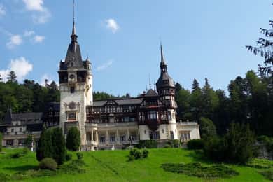 From Brasov: Peles Castle, Bran Castle & Cantacuzino Castle