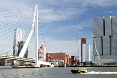 Роттердам: De Rotterdam, Cube Houses, Watertaxi и Markthal.