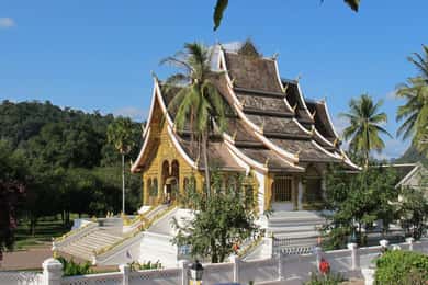 Luang Prabang: Private Must-See Sights and Mount Phousi Tour