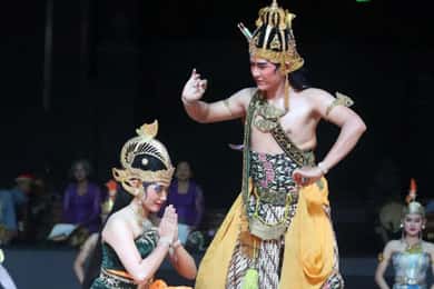 Yogyakarta: Ramayana Show with Transfer, Entry Fee & Dinner