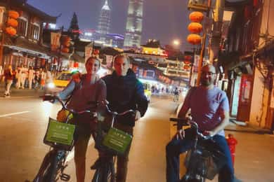 Visite en petit groupe à vélo de Shanghai Charming Night