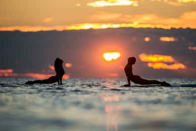SUP Yoga nella splendida baia di Stoja: equilibrio, respiro e connessione