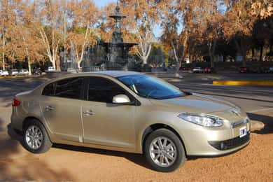 Mendoza: Shared 1-Way or Round Trip MDZ Airport Transfer