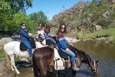 Córdoba: Passeio a cavalo com almoço de churrasco