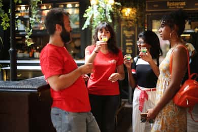 Tour noturno de Atenas ao crepúsculo com bebidas e pratos Meze