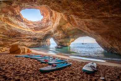 Algarve: Excursión en Stand-Up Paddle Board por las Cuevas de Benagil