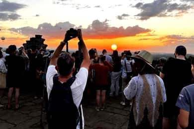 Visite d'Angkor en petit groupe, journée complète avec guide et coucher de soleil.