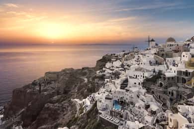 Santorini: Romantic Sunset Caldera Cruise with Dinner