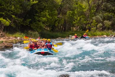 Yan: Öğle Yemekli Köprülü Kanyon Beyaz Su Raftingi
