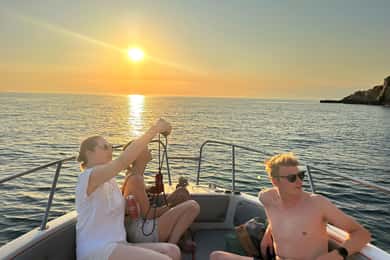Sarande: Speedboat Sunset Tour with Music and Drink