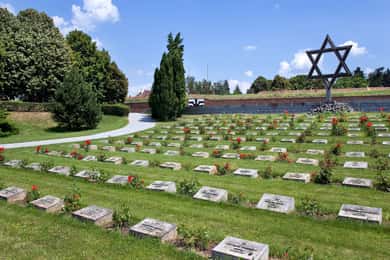 Fra Prag: Terezín og Ghetto Museum guidet tur