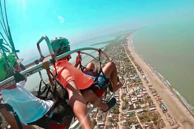 Cartagena: Paratriking Flight from the Beach