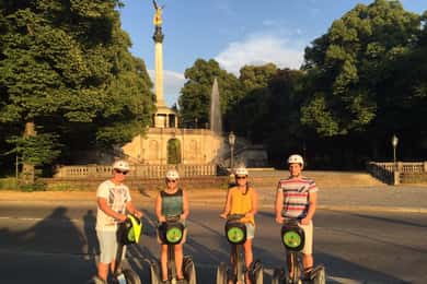 Monachium: Wycieczka na segwayu z przewodnikiem City Highlights