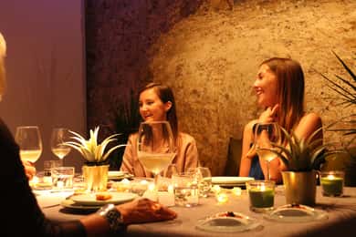 Valencia: Rondleiding door de oude stad, wijn & tapas in een monument uit de 11e eeuw