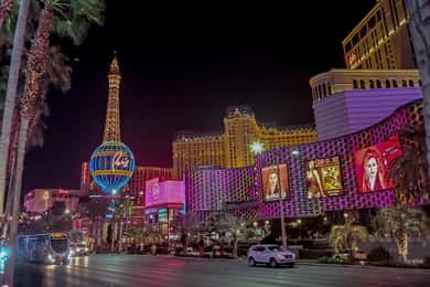 Las Vegas: Las Vegas Strip Night Tour with Spanish Guide