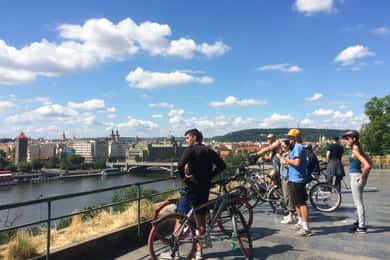Prag på cykel: Fantastiske udsigtspunkter, slot, byrundvisning og parkcykeltur