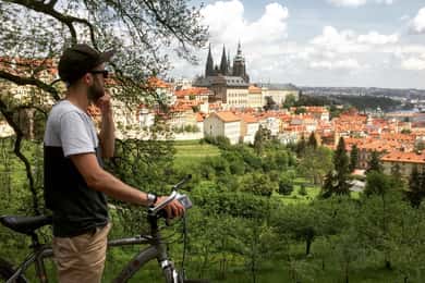 Prag: Fantastiske udsigtspunkter, slot, byrundvisning og park E-Bike Tour