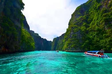 Ko Yao: Private Phi Phi and Bamboo Island Speedboat Tour