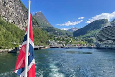 Ålesund-Geiranger Sightseeing (en väg)