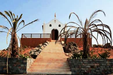 Boa Vista Island: Full-Day Wild Beaches & Viana Desert Tour