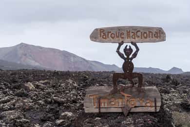 Van Fuerteventura: Rondleiding vulkaan en wijnstreek Lanzarote