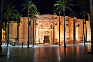Almería: Legends and Mysteries Evening Walking Tour