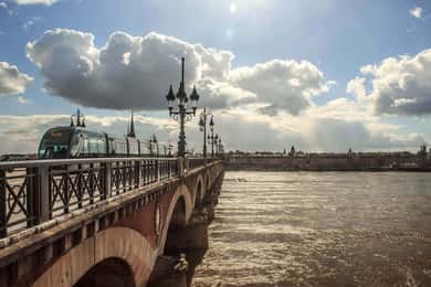 Bordeaux: Exclusive Private Guided Walking Tour