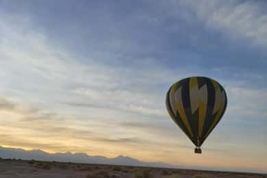 Atacama: San Pedro de Atacama Sunrise Hot Air Balloon Ride
