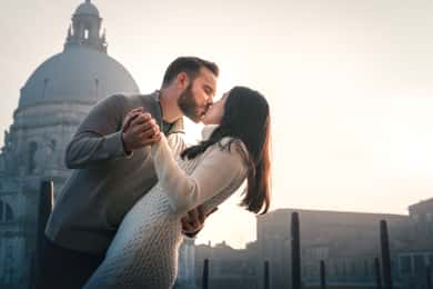 Venice: Private Gondola Ride with Photo Shoot